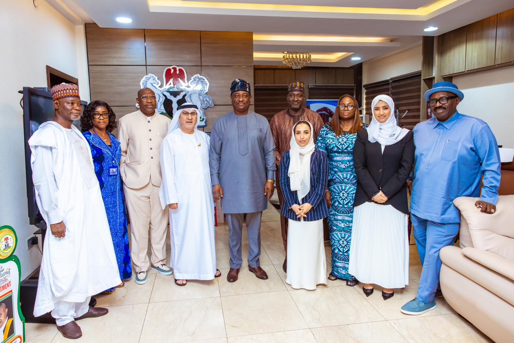 fkeyamo's tweet photo. Last Thursday, I received in audience a delegation from Etihad Airways in the UAE led by Captain Khalid Humaid Al Ali – Senior Vice President, Aeropolitical, International & Government Affairs. He was accompanied by Asma Khalifa Al Mheiri, Head of Aeropolitical and Industry Affairs and Mouza Khadem Al Ghaithi – Diplomatic Affairs Manager. 

I was joined by the Permanent Secretary of the Ministry, the DG of the NCAA, the MD of FAAN, the MD of NAMA and other senior Directors of the Ministry. 

We discussed in details the resumption of flights by Etihad Airways from Nigeria to Abu Dhabi, most likely by the first quarter of 2027. I also acknowledged the code-share agreement it has signed with AIRPEACE, describing it as a positive development for our biggest local operator and flag carrier.