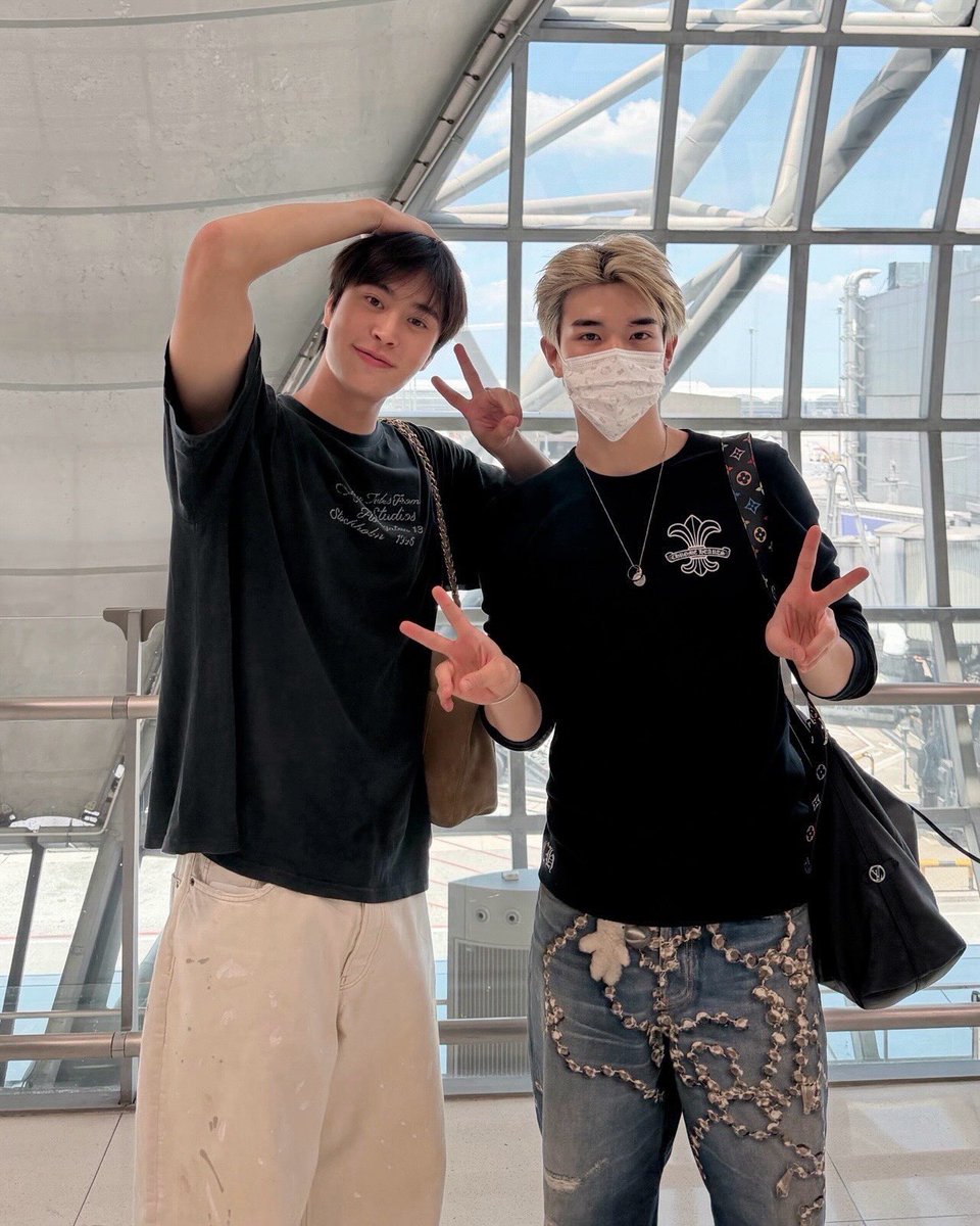 nongsiii's tweet photo. finally!!!!! have a safe flight babies 🥹✈️🇹🇼

#GeminiFourthFMinTaipei2026
#GeminiFourth #เจมีไนน์โฟร์ท
#Gemini_NT #Fourthnattawat https://t.co/4gfBrnKiqX