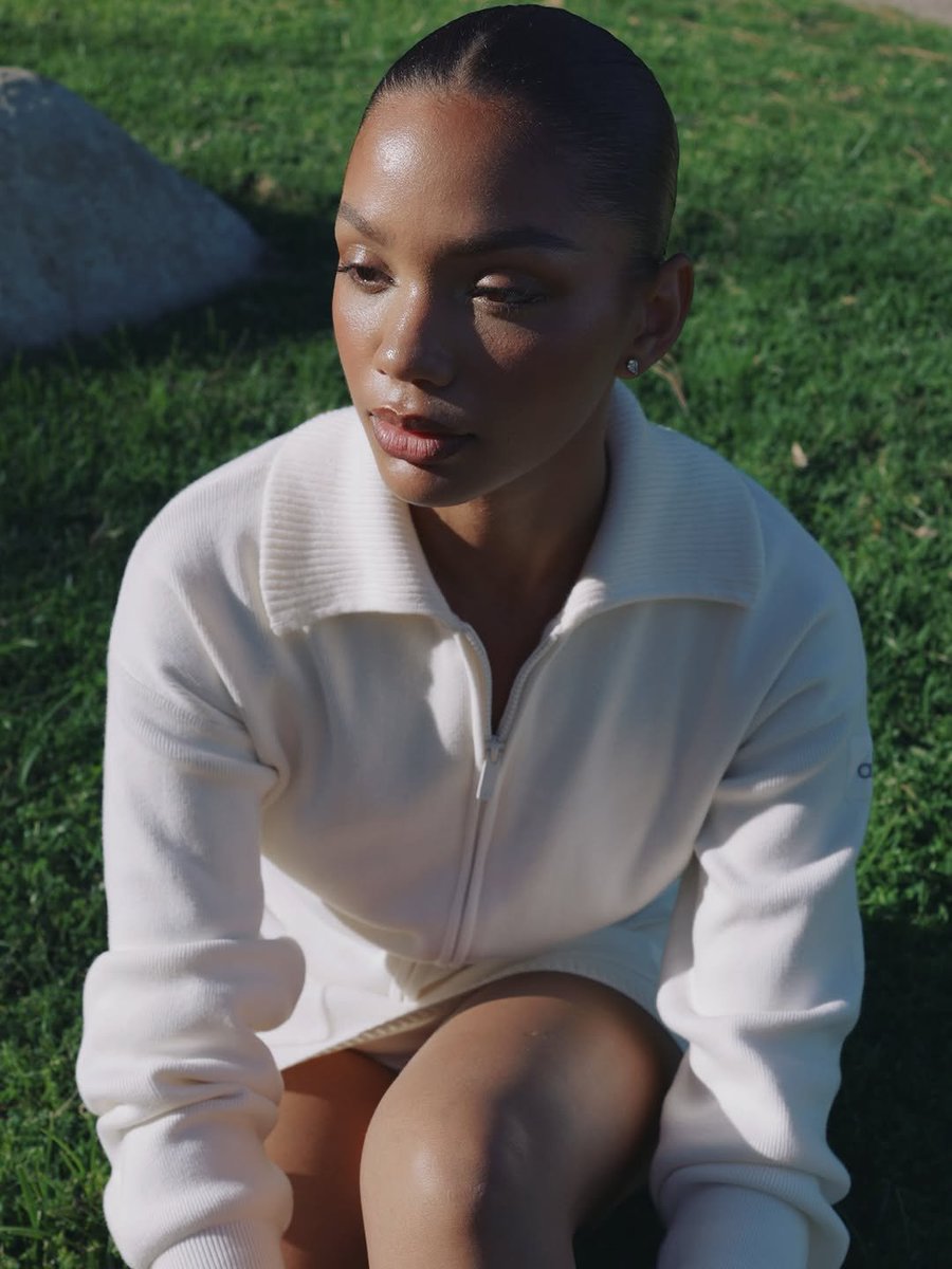 melanieecravee's tweet photo. Melanie in Alo is high-key my favorite aesthetic🤍 https://t.co/A5A0hKmdAy
