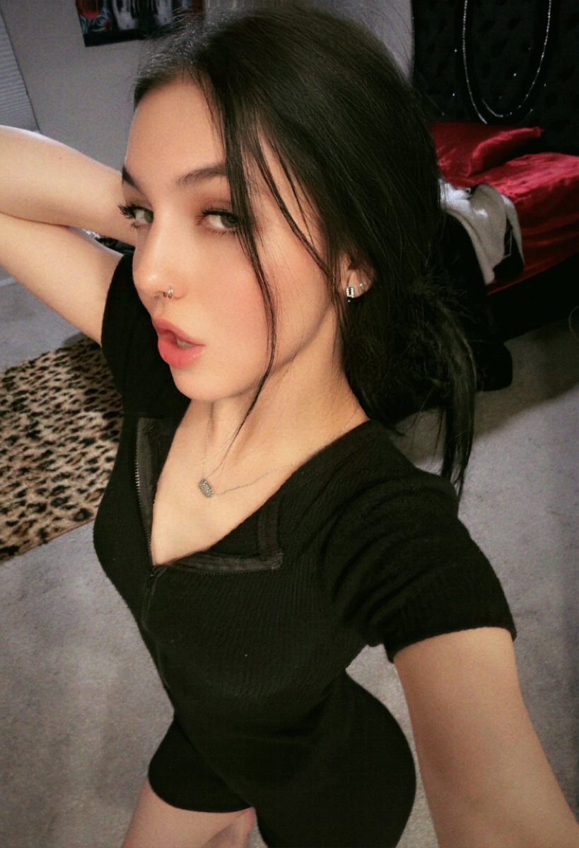 JaidaNoir's tweet photo. That look after a late night..🍷 https://t.co/jHPXHWRJgN