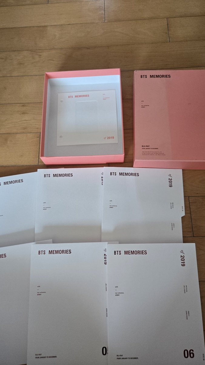 pal4989_'s tweet photo. 방탄소년단 DVD 팝니다

케이스변색 하자로 7000원
택배비 별도
포카❌❌❌

반택⭕️택배⭕️
https://t.co/GOrKRduw50

BTS 공굿 공방 포토카드 포카 방탄 남준 석진 윤기 호석 지민 태형 정국 rm jin suga jhope jimin v jungkook ALBUM LUCKY DRAW EVENT 앨범 럭키드로우 럭드 대리구매 양도 sell https://t.co/6xjYckmJxL