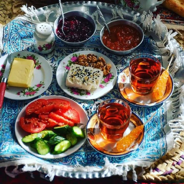 SamiraSazgar's tweet photo. مربای آلبالو از اون صبحونه‌هاییه که آدم اول می‌گه «فقط یه قاشق»... 
بعد می‌بینه نصف شیشه خالی شده! 🍒
قبول دارید؟ 

 #فالوبک_فوری
 #فالو_بک https://t.co/buNpOTUqYQ