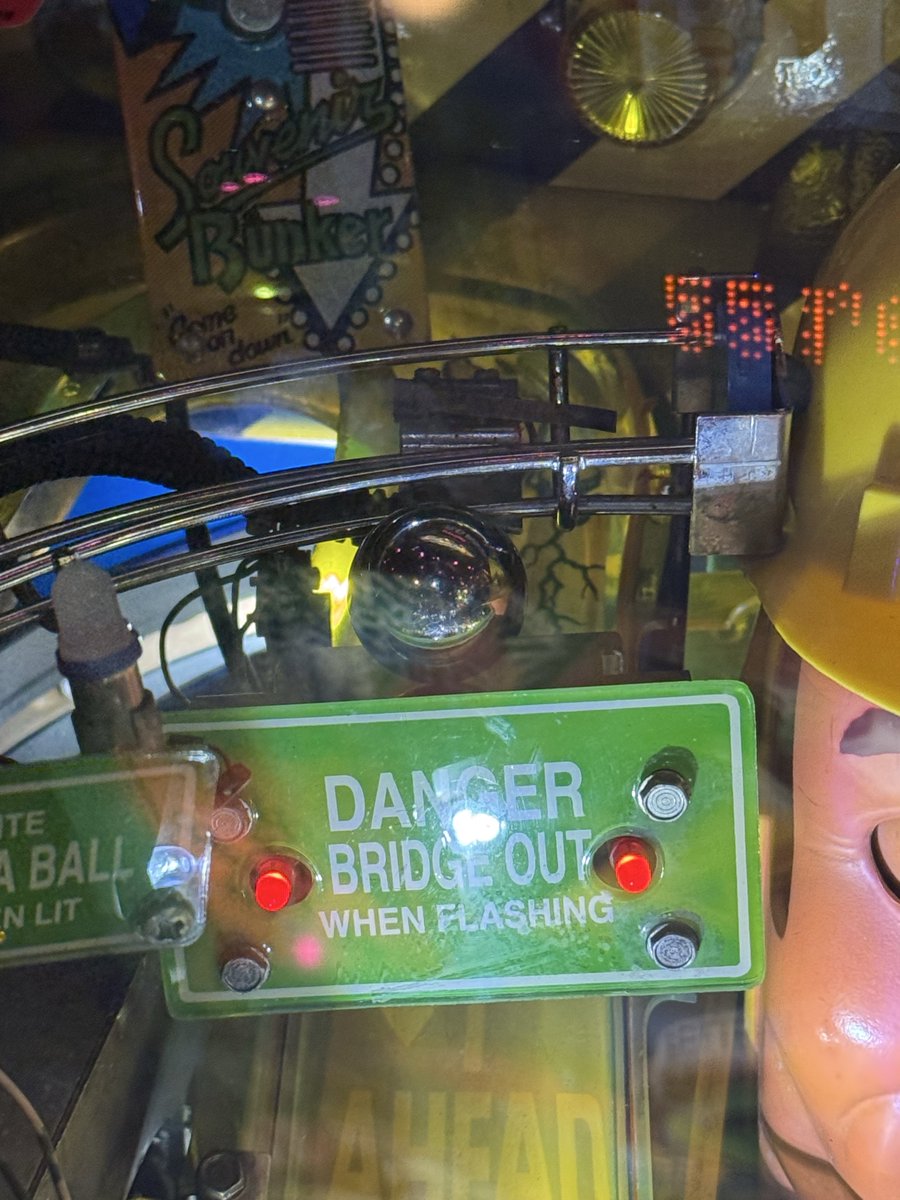 WeBuyPinball's tweet photo. It’s nice to have access to the keys! I removed a stuck ball on Roadshow #pinball tonight. https://t.co/kwv1H4uDhS