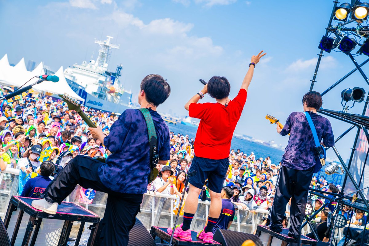 murofes's tweet photo. 【 #ムロフェス2026レポ 】

去年に引き続き海ステージを任された"超能力戦士ドリアン"満員のフロアにムロフェスのために用意された恒例の新曲！ドリアンにかかれば会場の一体感づくりはお手のもの！これからも止まることを知らないドリアンに、興味ある！！

pic X : @r2tm4
#murofes https://t.co/cBSFJpY1iH