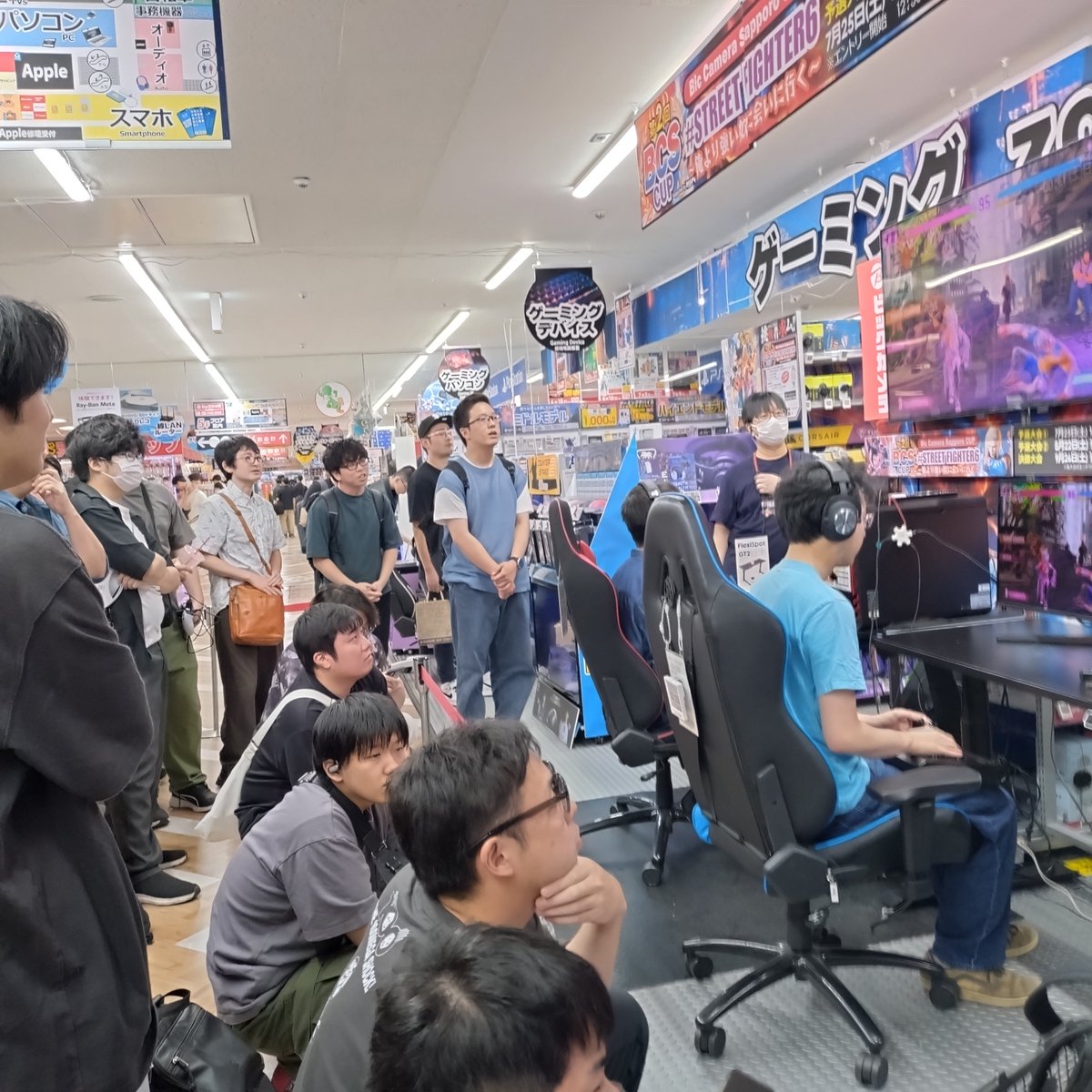 daseking2's tweet photo. 北海道の家電量販店のスト6大会でここまで盛り上がってるのなかなかないんでないかい？
#スト6
#ストリートファイター6
#BCSCup https://t.co/ZBn0ohaZIH