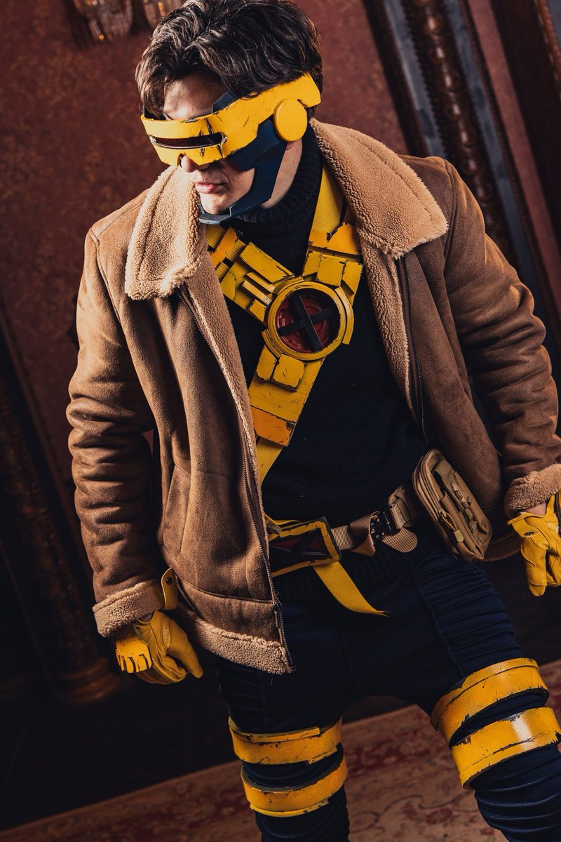 RAMu_QV66's tweet photo. Cosplaying Batman’s mentor https://t.co/NRBSI0o95J