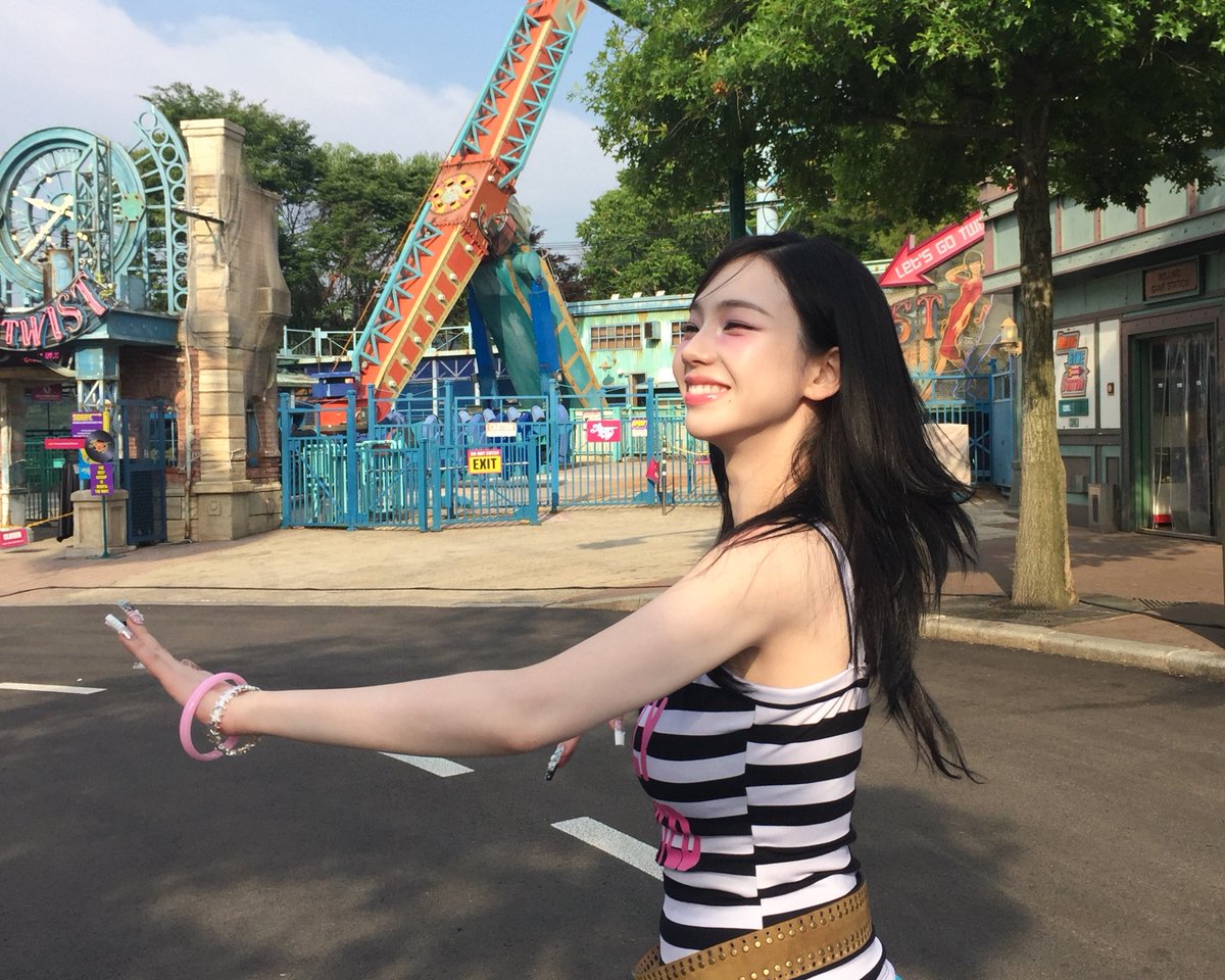 meisttokki's tweet photo. DON'T LOSE THAT SMILE JIMINIE https://t.co/5R36XduBe2