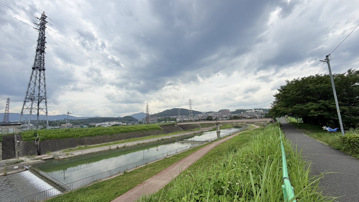 fruitbox_events's tweet photo. 【活動日記】チラシ ポスティング｜茨木市

担当エリアに自然豊かな地域があると、ご褒美ですね。

特にお気に入りの場所は、最後の写真:「北摂のラルプデュエズ」と呼ばれる観光スポット📸フランスにある、21個のヘアピン山岳に似ていることからその名がついています。

7/2, 7, 8, 13

スタッフF https://t.co/6Hoov93BaP