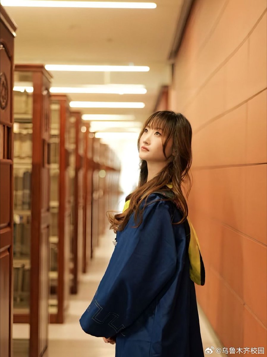CorneliaWi31494's tweet photo. Grad cap tossed high, summer breeze in hair—this campus chapter wraps, but the adventure’s only just begun. Proud of every step, cheers to the next! https://t.co/APp4JyfrDz