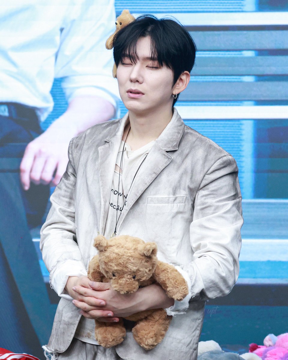 mbb_da_'s tweet photo. 260712 헬로라이브 대면 팬싸

햄찌 자께요🐹😴

#몬스타엑스 #MONSTA_X 
#기현 #KIHYUN https://t.co/JtI7lrSWzO