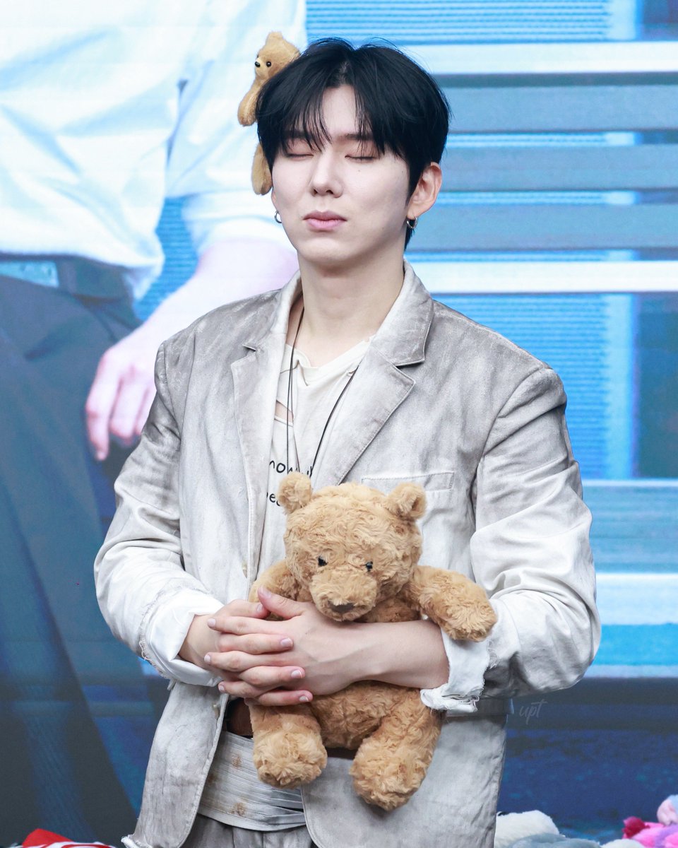 mbb_da_'s tweet photo. 260712 헬로라이브 대면 팬싸

햄찌 자께요🐹😴

#몬스타엑스 #MONSTA_X 
#기현 #KIHYUN https://t.co/JtI7lrSWzO