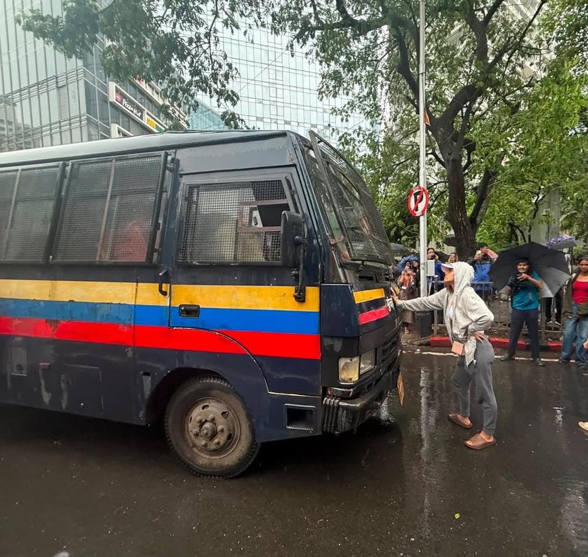 ShoneeKapoor's tweet photo. Meet Rhiya Ahir - the viral bus girl

- 27 years old
- Born and raised in Mumbai
- Daughter of an ITBP officer
- Psychology student and theatre artist
- Owns a clothing brand, 'Rhiyasath'
- Became the face of the Mumbai student protests in July 2026
- IG following grew from 3K to 183K+ within two days
- IG subscribers jumped from 7 to 1,000+
- One viral picture changed her life overnight

Easily the biggest beneficiary of CJP protest by far and she is neither a Gen Z nor a student