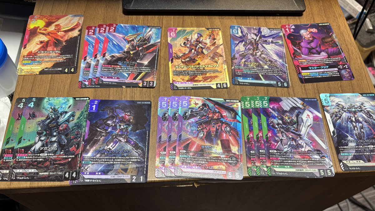 Naokingmsz010's tweet photo. 3箱+α買ってこれはかなり良いでしょう！
青緑8アムロ組みまーす https://t.co/kXThe8Crz4
