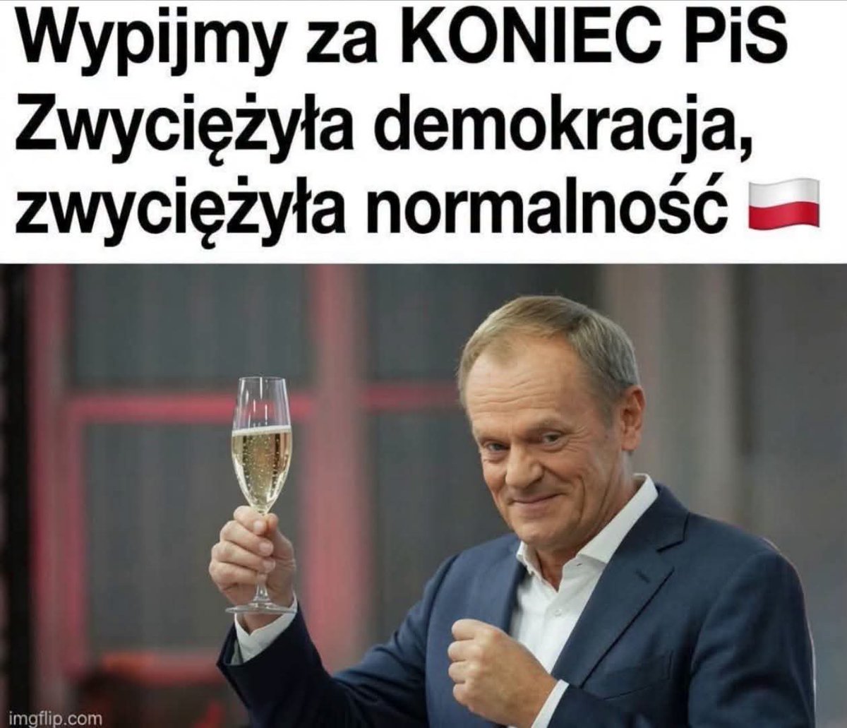 szymapajo's tweet photo. Dzień dobry Polsko 🇵🇱 https://t.co/mgQiRn3CP3