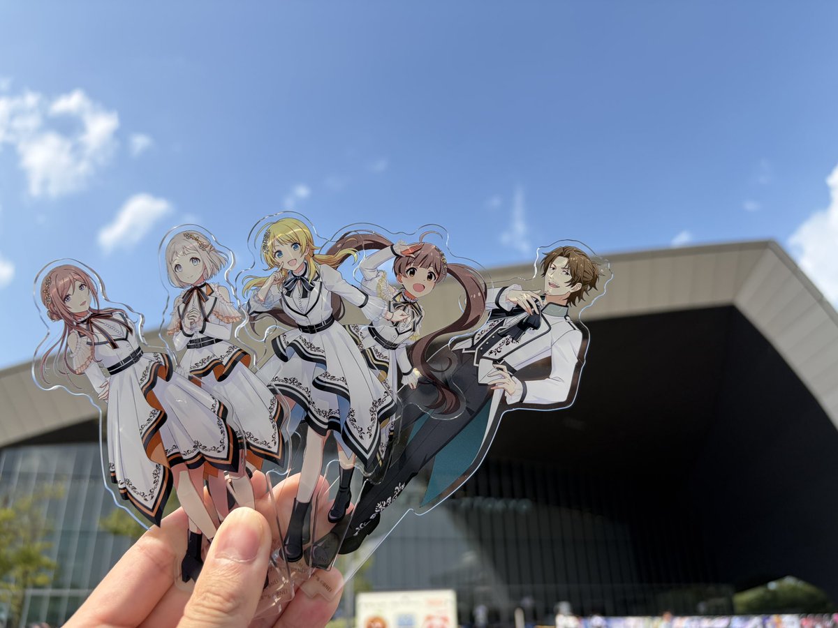 PolariS_iMAS's tweet photo. IWSF2026会場到着。
何気に八景島以外でSideMのカレーパン初めて食べたがやっぱり美味しい✨
灼熱の中食すのもまた乙。 https://t.co/V6q19Yg5H2