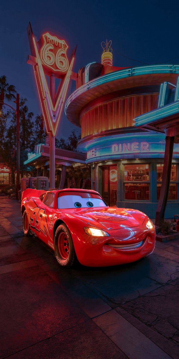 Craigthetexan's tweet photo. Interesting.  Yet pretty cool #cars #lightningmcqueen https://t.co/iNCTOr2ash