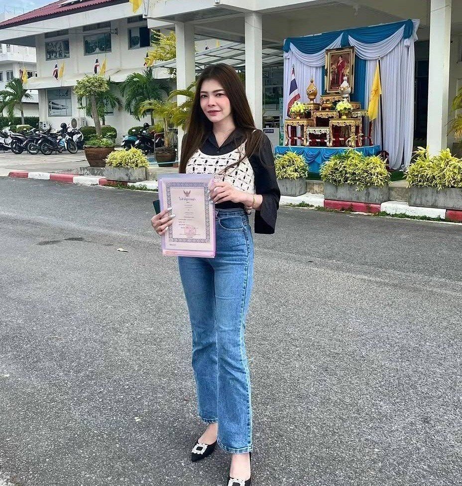 cfpnoxqsmgirjq's tweet photo. หย่าแล้วค่ะ โสดจีบได้🤍 https://t.co/DivCQ8Szam