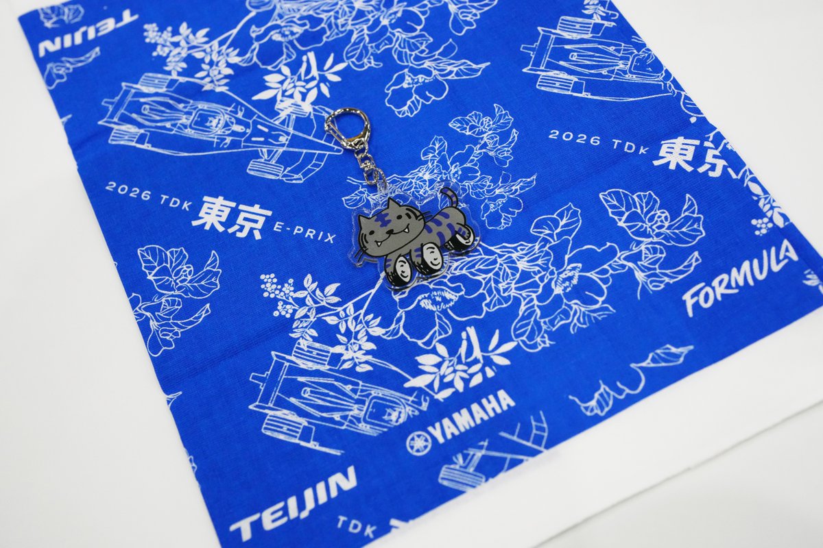 yamaha_race's tweet photo. ━━＼2026 TDK Tokyo E-Prix 開幕／━━

🗓️7月25日(土)・26日(日)
🗼東京お台場がサーキットに！
皆さん一緒に『🌛夜遊びしよう！』

無料で入場できるファンビレッジには、ヤマハ発動機ブースもオープン！
現在は以下の企画で盛り上がっています！

24日（土）
1️⃣Noteフォローで先着250名様にマフラータオルプレゼント
2️⃣アンケート回答で先着250名様にウチワプレゼント

ちなみに明日、25日（日）は…
1️⃣Noteフォローで先着150名様に「手拭いをプレゼント
2️⃣アンケート回答で先着100人😺ニャイケンキーホルダーをプレゼント

#YAMAHA #FormulaE #TokyoEPrix