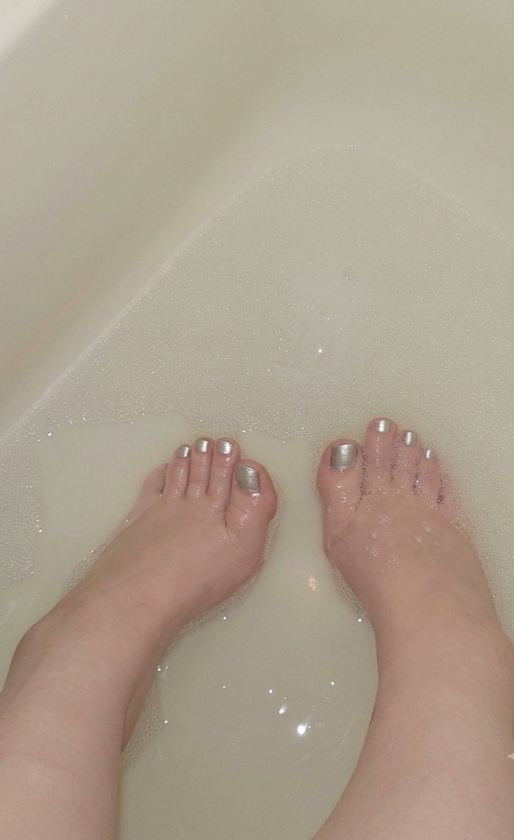 BellatrixHail's tweet photo. Before v.s after my home pedicure 😌 
#feet #feetfetısh #toes https://t.co/ZdG6iti8Ow