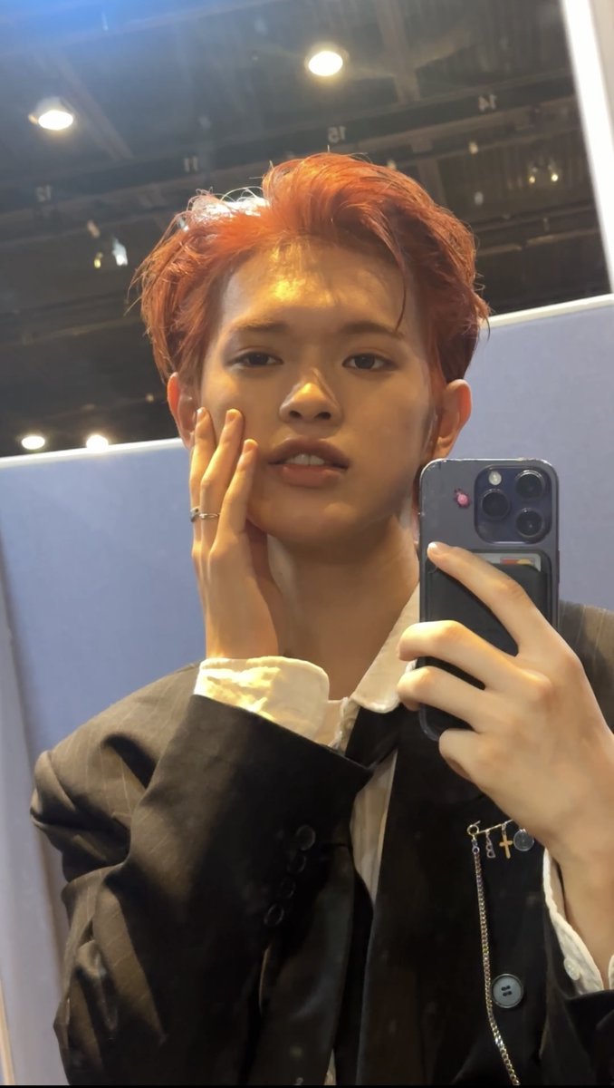 idntt_cosmo's tweet photo. 슈트 boy 🦊

#idntt #아이덴티티
#itsnotover #이주헌 #leejooheon https://t.co/cDcyHyTeps
