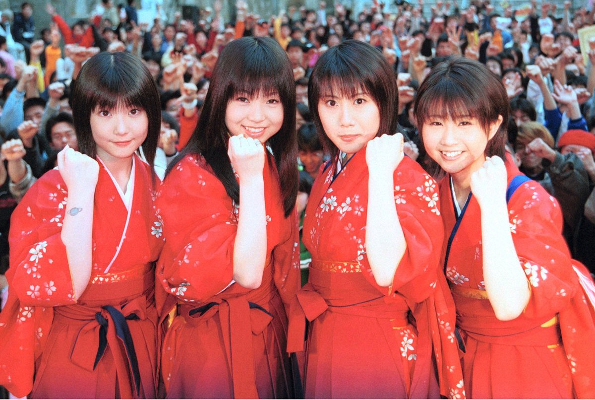 livedoornews's tweet photo. 【！？】テレビ出演は「ノーギャラ」人気ガールズバンド・ZONEがデビュー当時の給料を告白
https://t.co/tPOd0eR2Bz

「secret base～君がくれたもの～」で一躍人気になった元「ZONE」メンバーのMIZUHOとMAIがABEMA番組に出演。デビュー当時の給料は月8万円で、紅白を経て「月10万円」になったという。 https://t.co/kyf5xjjLiy