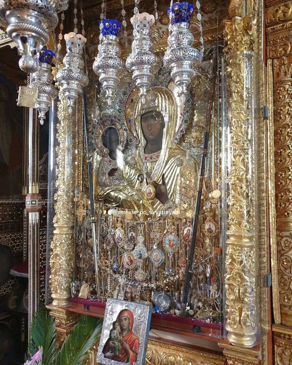 ShpiritusMovens's tweet photo. Богородице Дјево, радуј се благодатна Маријо, Господ је с Тобом. Благословена си Ти међу женама и благословен је Плод утробе Твоје, јер си родила Спаситеља душа наших. Амин.

Срећан празник Иконе Богородице Тројеручице ☦️ https://t.co/B2HnnKfoly