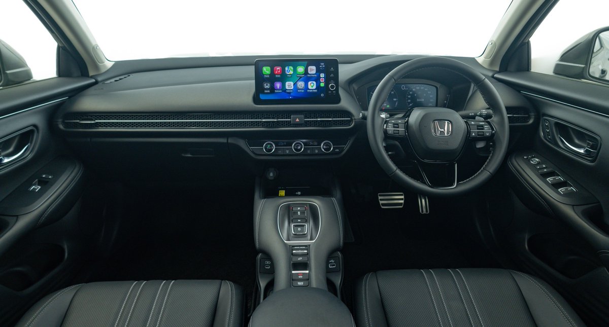 carandbike's tweet photo. BREAKING ➡️ Honda ZR-V Hybrid launched at ₹47.99 lakh (introductory, ex-showroom).

👉 CBU import from Japan
👉 2.0L e:HEV petrol hybrid powertain
👉 Up to 22.80 kmpl certified fuel efficiency
👉 0-100 kmph: 7.9s (claimed)
👉 8-year battery warranty

Thoughts on the price? https://t.co/wufMTvIymh