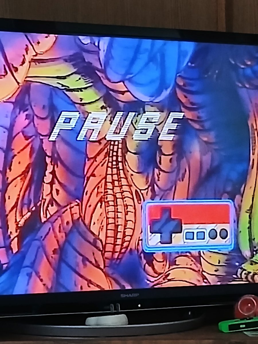 uxoo's tweet photo. ねえ！！！！
途中でファミコンのコントローラーが出て『Pause』で暗転したんだけど！！！！！
これ、このタイミングでCMだったってことなの！！？？
めちゃくちゃイイ！！！！　　#DQアベル伝説 https://t.co/xhvjGm7jZR