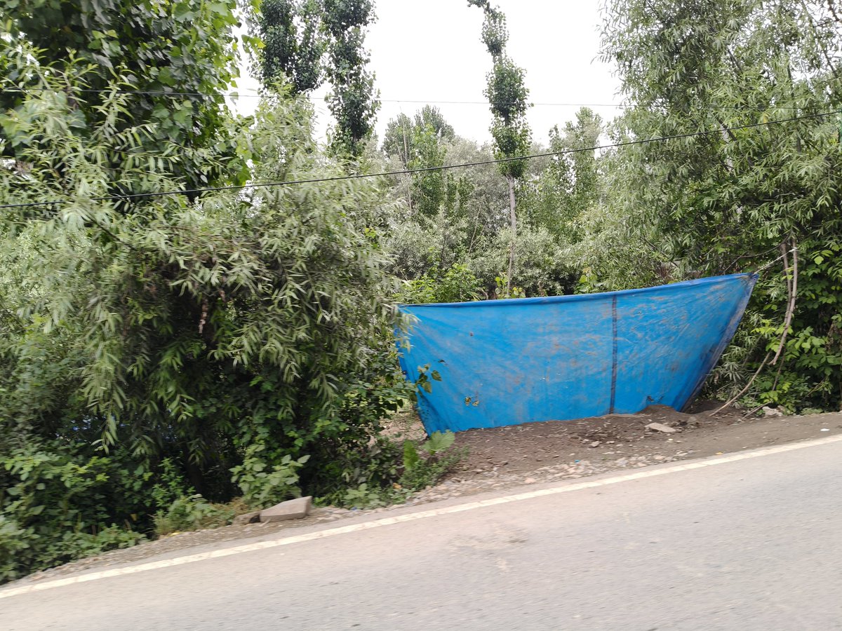 irfanshamas's tweet photo. Fr Allahs sake why are u turning a blind eye to even road side violations.
Earth fillings behind blinds .
Tin sheds and then shops

Location....Saida kadal

@jklcma 
@OfficeOfLGJandK 
@CM_JnK 

Plz save our nigeen lake https://t.co/NmEOMMBW9i
