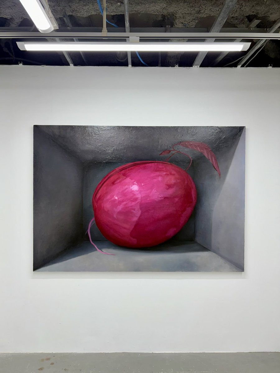 hansodet's tweet photo. KYOK art studio-galleryで小久保タクミさん・渡部真衣さん2人展「SHOW WINDOW」を見ました。作品の配置や空間構成、コンセプトなど多くの面で隙のない完成度の高い展示と感じた。互いの領分を侵さず譲らず、作品同士が拮抗しあう心地よい緊張感と、お二人の絵の持つパワーを堪能した。7/30（木）まで https://t.co/InjeOjB5YB