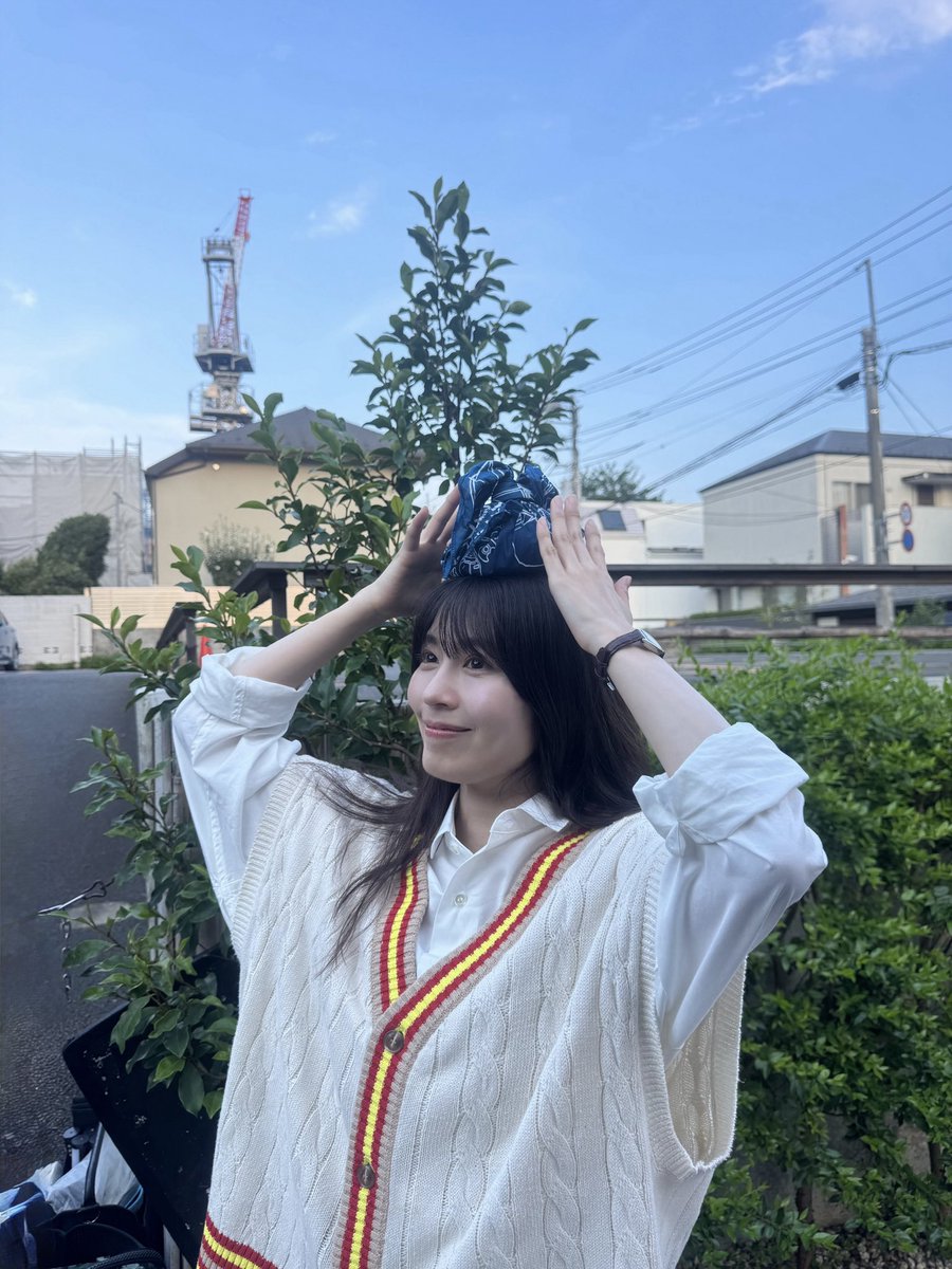 Kasumistaff's tweet photo. 最近の架純氏は外ロケを頑張っております☀️  

皆さまも熱中症にはお気をつけください🙇‍♀️

 #有村架純 https://t.co/yy8Qt2cBh6