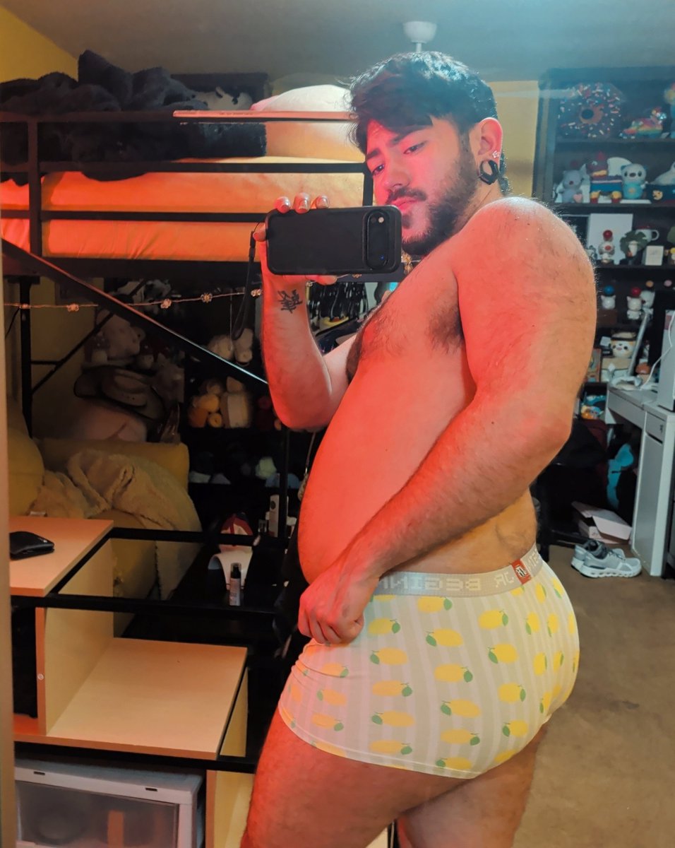 Galaxcotty's tweet photo. I need some 🍆  right now 😮‍💨

#gainer #grommr #latinoso https://t.co/HyGybIF2Hk