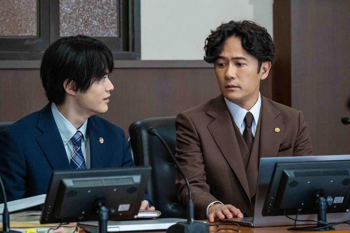 mingtangisready's tweet photo. #リーガルビート
ラップ好きで吃音症の新人弁護士。
表現はややぎこちないが、爽やかフレイヴァなら安心の鈴鹿央士なので楽しめる。
初法廷で言葉が出てこないしんどさ、ラップで挽回シーン、認知症の母が娘に書いていた日記に泣く...
シビアだが優しい先輩に稲垣吾郎、記者役で伊藤万理華。
注目作👏 https://t.co/g5Z2XHDSdV
