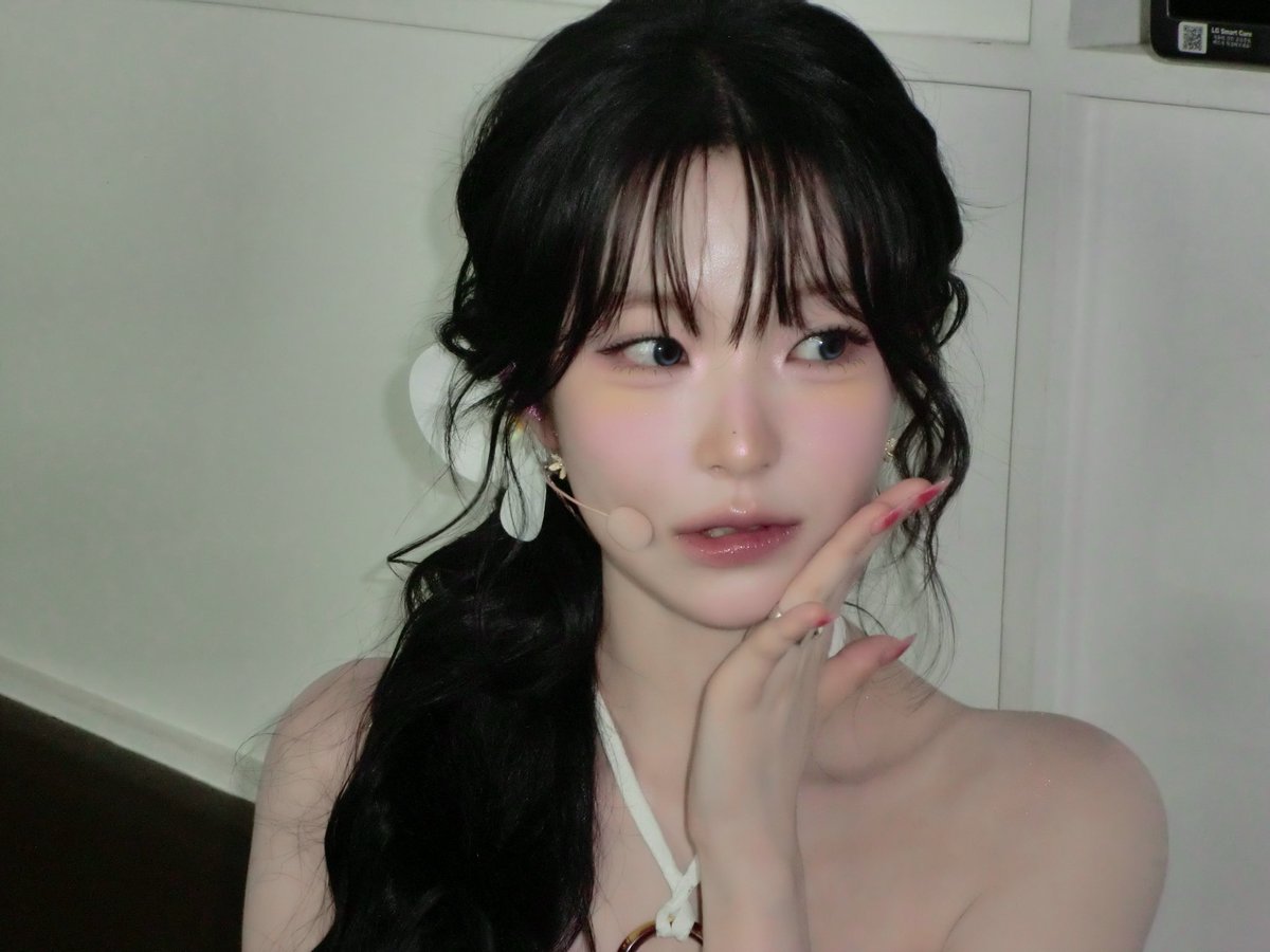 fromisdays's tweet photo. [260724 - 🍯 FROMM UPDATE]

#fromis_9 #프로미스나인
#BAEKJIHEON #백지헌 https://t.co/U9L5L1fE7n
