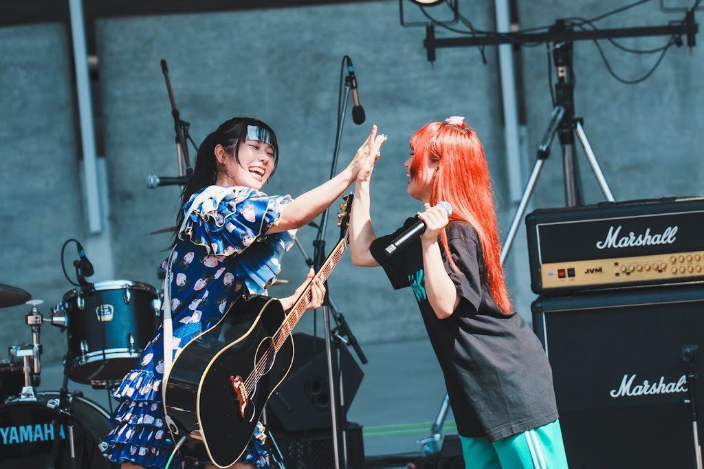 hattorifes_info's tweet photo. 🌈￣￣ #服部フェス2026 ￣￣🌈

7/25 出演④
                  「眉村ちあき」

🌈＿＿＿＿＿＿＿＿＿＿＿＿＿🌈

#服部フェス2026メモリー https://t.co/1ESwfjRVWV