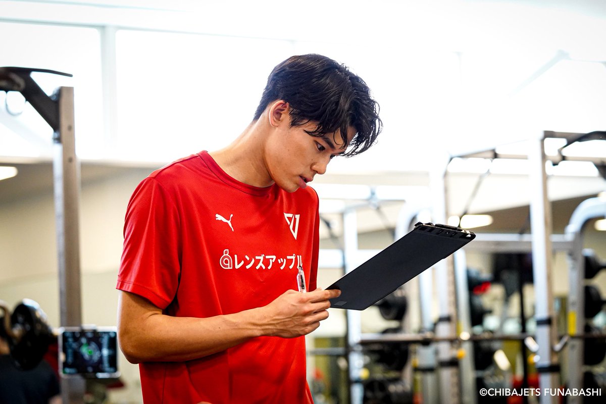 CHIBAJETS's tweet photo. 🏋🏻✍🏻🖍️🗒️🏹💕

#千葉ジェッツ #金近廉 https://t.co/NjAI3mN51i