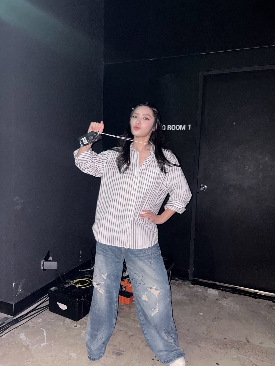 Lookkaeww_k's tweet photo. Model Mode On 🥭🐜 

#ThailandYContentAwards2025 
#lookkaewkamollak https://t.co/JNFxZdCcl8