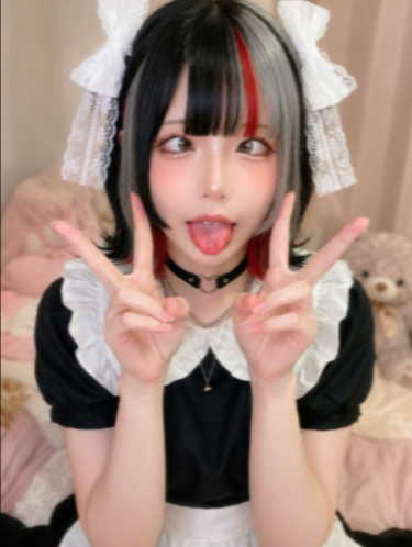 halfandhalfsyn's tweet photo. ←数年前のわたし
→無事に地雷化した現在 https://t.co/fhMT3pPGSa