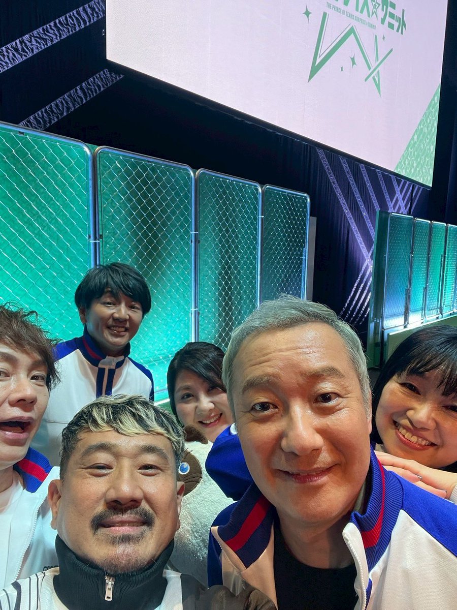 Runarurunaru's tweet photo. 思い出を幾つか。
楠田くんも来てくれたーーー‼️
わーい！楠田くん、いつも有り難う‼️

やっぱり特別だなあ。
テニプリで出会った仲間は。

25年も一緒にいられる仲間というものはそうそうないわけで、学校だって6・3・3の12年？
とにかく25年という時間を共に過ごしてきました。そして数々の尊い景色を一緒に見てきました。
公私共に、といいますが、今ではその言葉を超えるくらいの存在。
週に一回だとか、何ヶ月に一回とか年に一回とか、会う頻度は変わってきたりしますが、いつ会っても、やっぱり変わらない、仲間。そんな仲間に出会えた事、
もはやこれを奇跡と言うのだろうなあ。

また。また近々。
また、っていい言葉ですね。

あ、令和の時代にそぐわない、本当に悪い人間にやられた、テニサミ以外の写真も紛れていますが気にしないでください。
犯人はどこかの写真に笑顔で写ってます。

＃テニサミ 
＃サプライズサミット