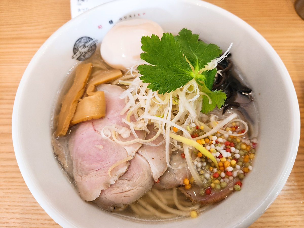 sanotmn's tweet photo. 和麺ぐり虎Okayama@岡山
特製鯛塩らーめんと黒毛和牛の焼きすきごはんセット1700円
あっさりコク深い鯛塩スープ。彩り豊かな具材にテンション上がる。黒毛和牛のすき焼きの乗ったご飯が旨すぎる。大満足なセット。美味い！ https://t.co/BPwyrMcRQr