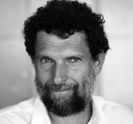 metinsolmaz's tweet photo. Osman Kavala 

8,73 yıl

104,77 ay

455,57 hafta

ya da 3 bin 189 gündür hapiste.

Ömründen çaldılar.

Bitsin artık bu çile. https://t.co/vh1uPkAWFa