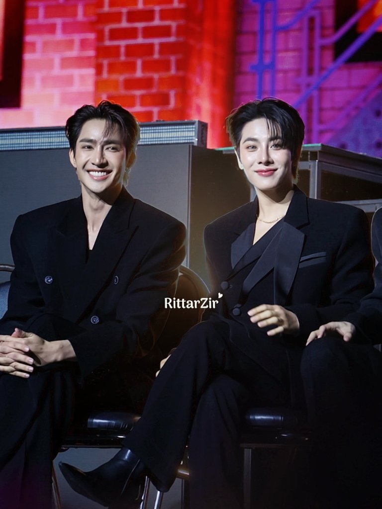 RittarZir's tweet photo. หล่อสุดๆเลยค้าบ 

EMBPFK CLOSE FRIENDS PARTY

#FFFPartyConcert2026D1
#RittarZirPhoto #เอิร์ทมิกซ์ https://t.co/fKiMQoddy9