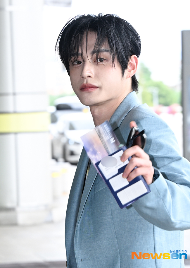 Kstyle_news's tweet photo. 【PHOTO】ZEROBASEONE キム・ジウン、ファンミーティングのため日本へ出国 https://t.co/nA2lOCCIk5