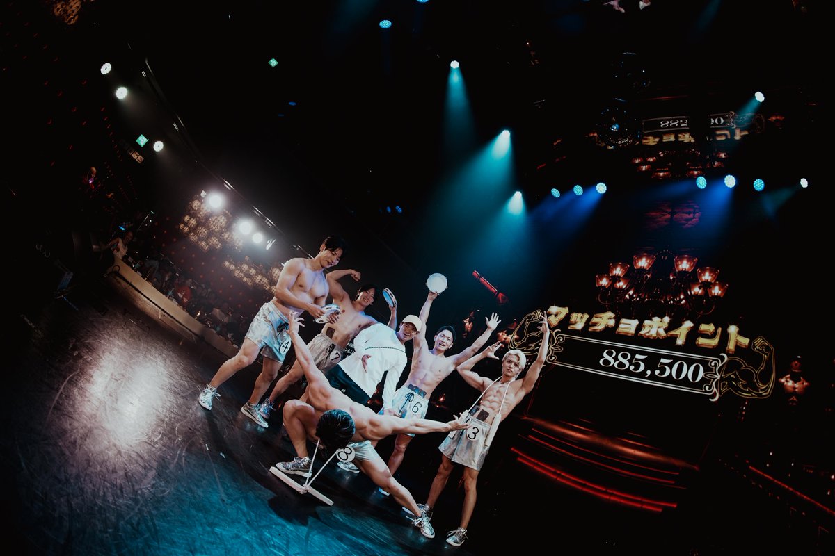 crazymuscle_jp's tweet photo. 【CRAZY FRAME｜OFF SHOT #02】

大道具は、マッチョたち。
《開催中！》7/23(木)〜26(日) 全10公演
日本最大級の筋肉エンターテインメントショー。

12時公演終了。16時公演中！
⚠️20時公演の当日券は残りわずか！
会場受付にて現地決済でご購入いただけます。
📍座・グラン東京（東京・新橋）

🎫明日の千秋楽チケットはこちら
 https://t.co/x7mO6vhfNf

@takapon_jp