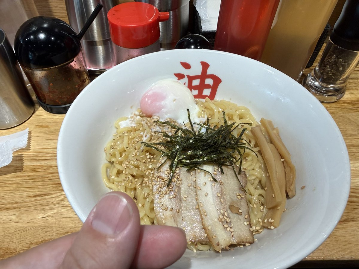 EBCHinataomochi's tweet photo. もう知ってるヲタクも少なくなった元祖人形劇ヲタク、リットン伯爵ときりん寺へ https://t.co/LiIS6o8q5W