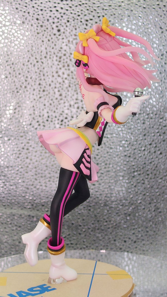 koppe_km's tweet photo. TNSKさまオリジナルキャラクター
高木命

【アイドル高木さん】
・全38パーツ
・レジンキャスト(透明パーツ有り)
・目、文字のデカール付き
(腕の切取線は付いていません)

未塗装未組立ガレージキット
今まで作ってきた高木さんの中で1番難易度高いと思います。

#WF2026S　#みんなお肉高木さん https://t.co/87EpoSBZxr
