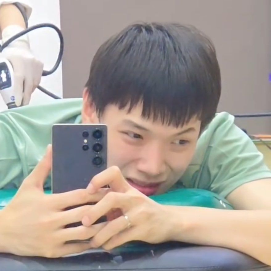 Meow Fansub tweet media