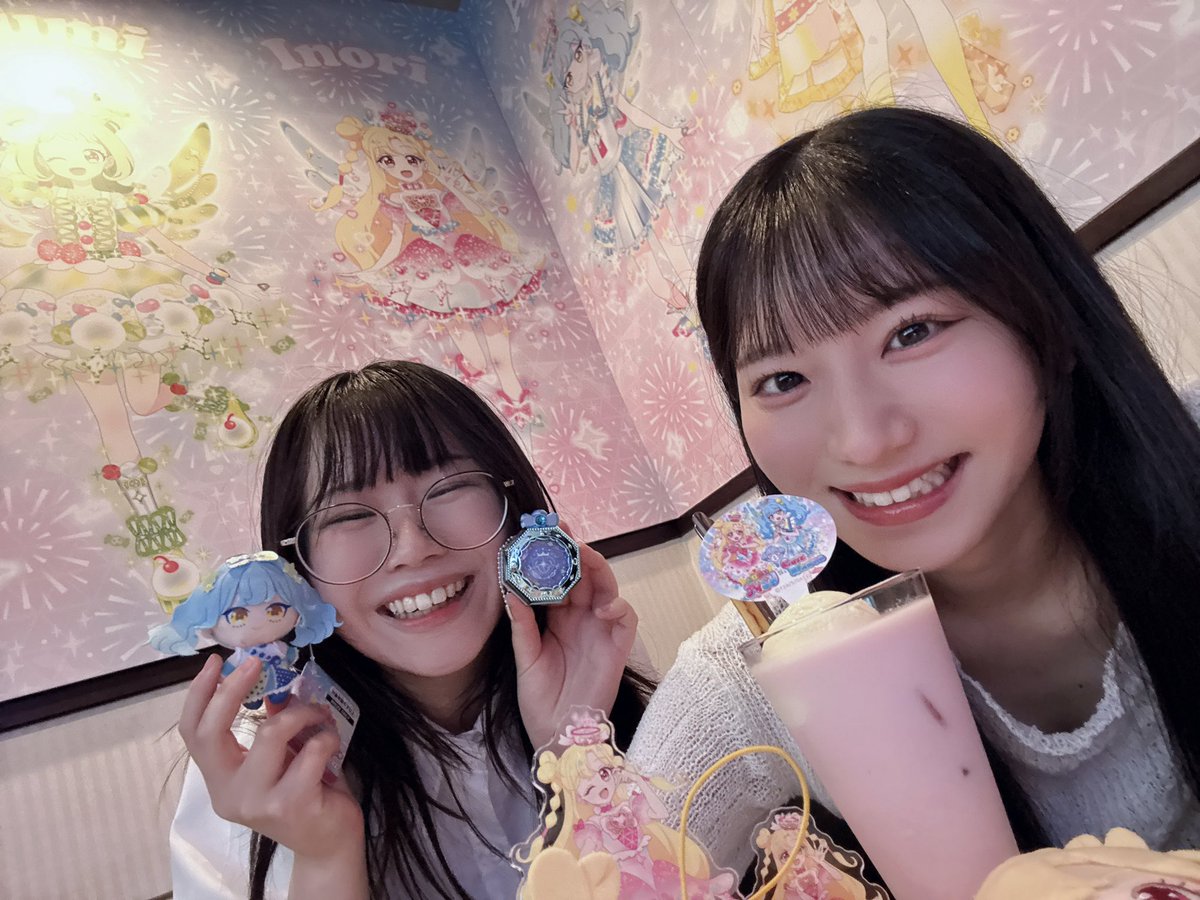 hanaka_IBERIs's tweet photo. かなりかと！🩵✨️
#おねがいアイプリ×#コート・ダジュール🎤コラボ ルームへ行ってきました〜🩷

どこを見てもかわいいで溢れているキラキラ空間🥰
楽しかったなぁ〜！

いのりちゃんのコラボドリンクはいちごミルク🍓
甘さのなかにちゃんと苺の酸味もあってめっちゃ好きなやつでした！
 #アイプリ https://t.co/EgzsvlwDJf