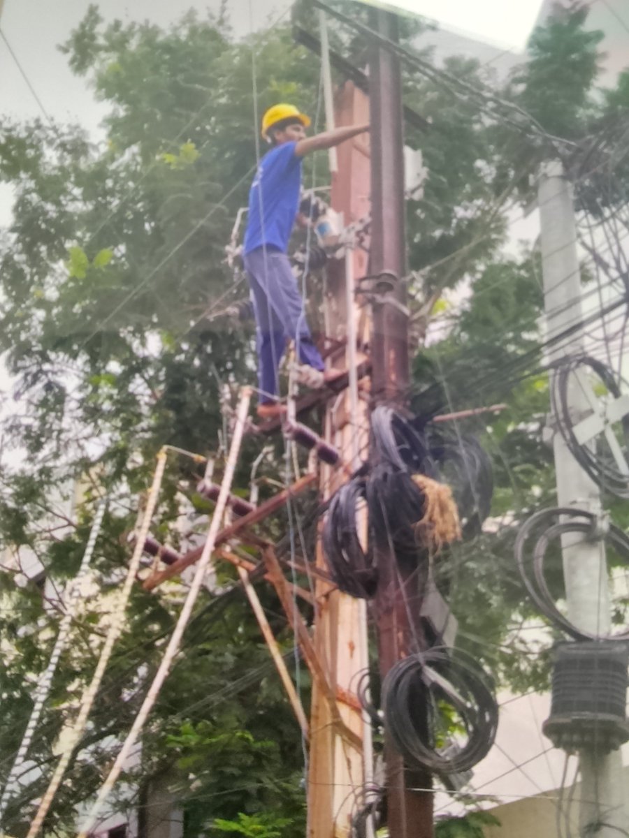 focsecbad91980's tweet photo. @AvinashP7509 @tgspdcl @se_op_secbad Kalinga enclave feeder is under https://t.co/jnHpxsrNWH will be restored at 12:30pm https://t.co/SDzpFAmp7f