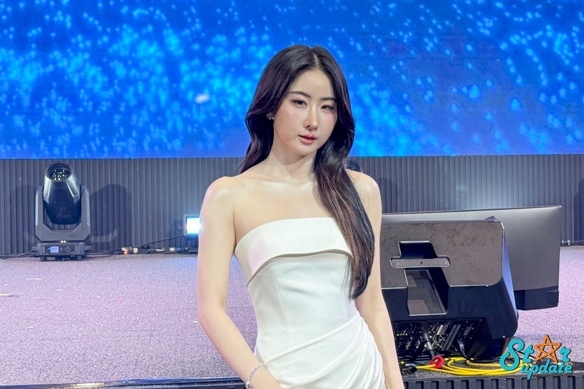 webstarupdate's tweet photo. [CLIP] ”โยโกะ“ ตื่นเต้นแฟนมีตวันเกิดครั้งแรก เตรียมความพิเศษมาเพียบ แพลนปีมีโปรเจ็คท์เซอร์ไพรส์รออยู่อีก >> 
https://t.co/MBoGcmCTL7

APASRA THE LUNA LIGHT
#YOKO25thBDfanmeet
#YOKOLunaLusterinBKK 
#YokoApasra 
#โยโกะอาภัสรา https://t.co/hfSwd3NVck